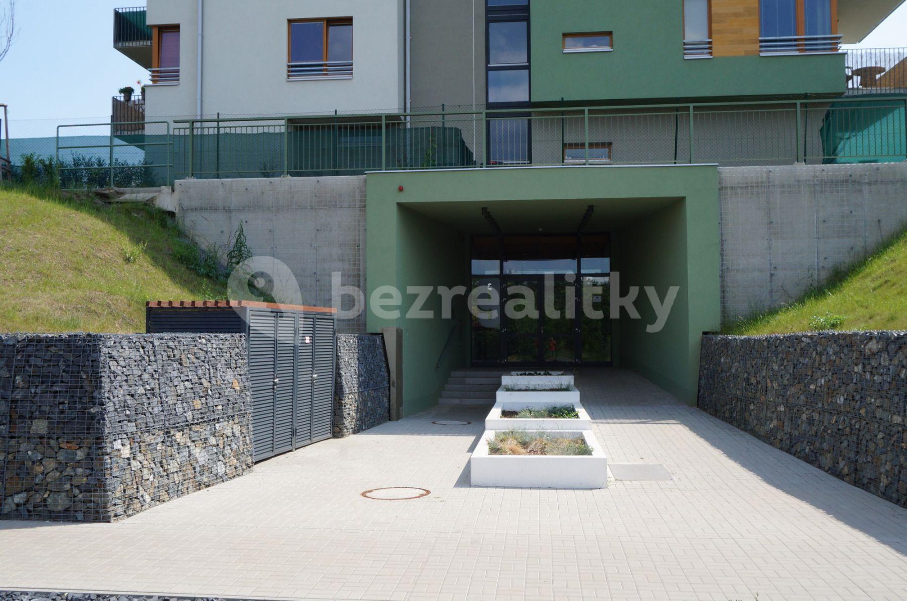 Prenájom bytu 1-izbový 35 m², Modrého, Praha, Praha