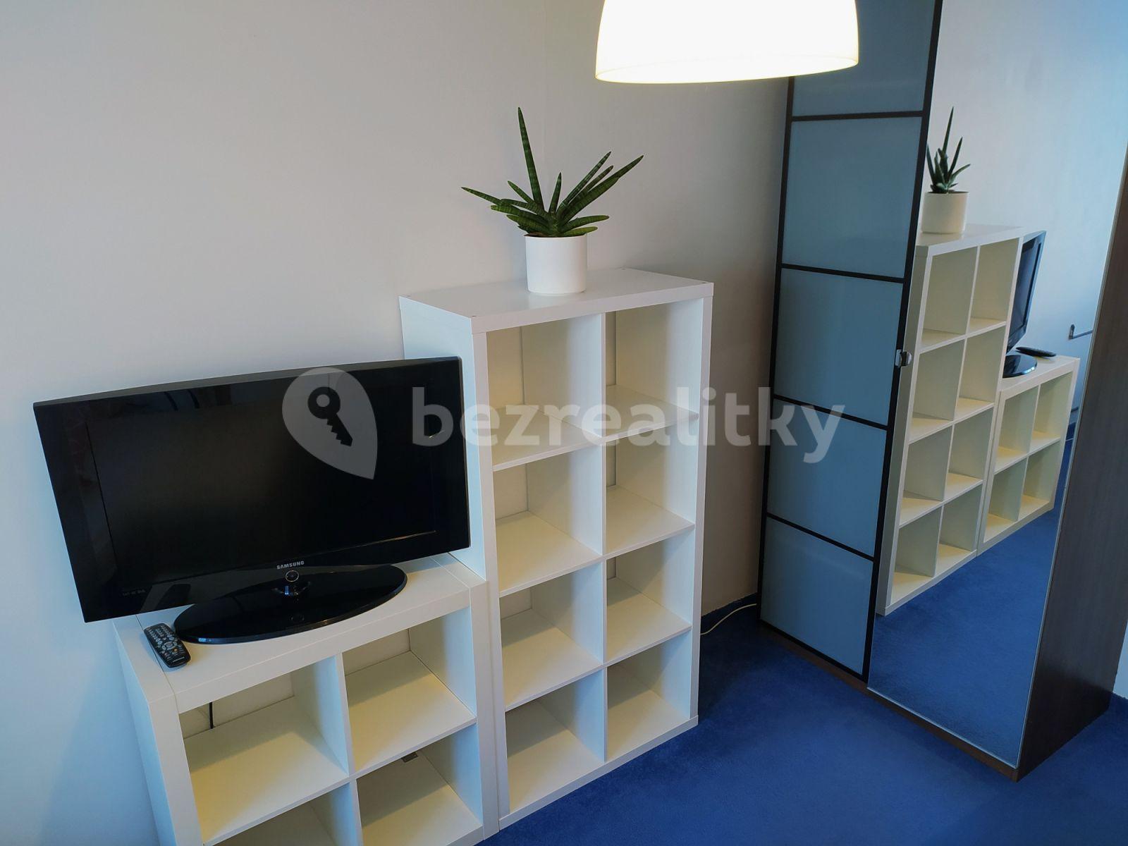 Prenájom bytu 3-izbový 80 m², Voskovcova, Praha, Praha