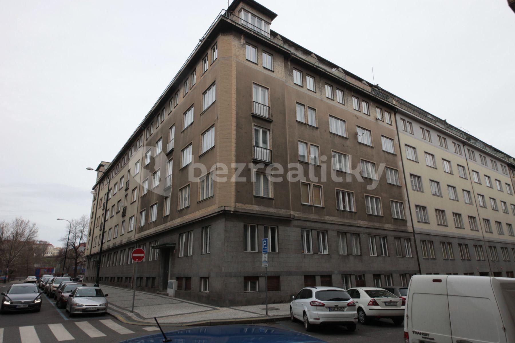 Prenájom bytu 1-izbový 25 m², U Nemocenské pojišťovny, Praha, Praha