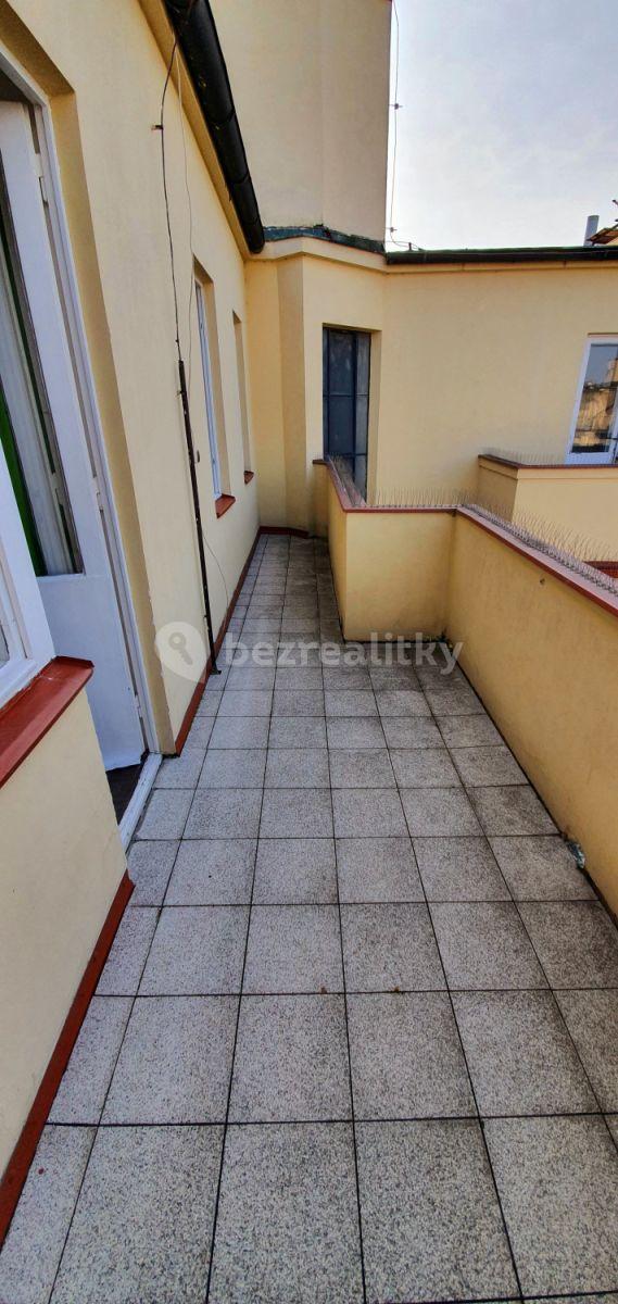 Prenájom bytu 1-izbový 25 m², U Nemocenské pojišťovny, Praha, Praha