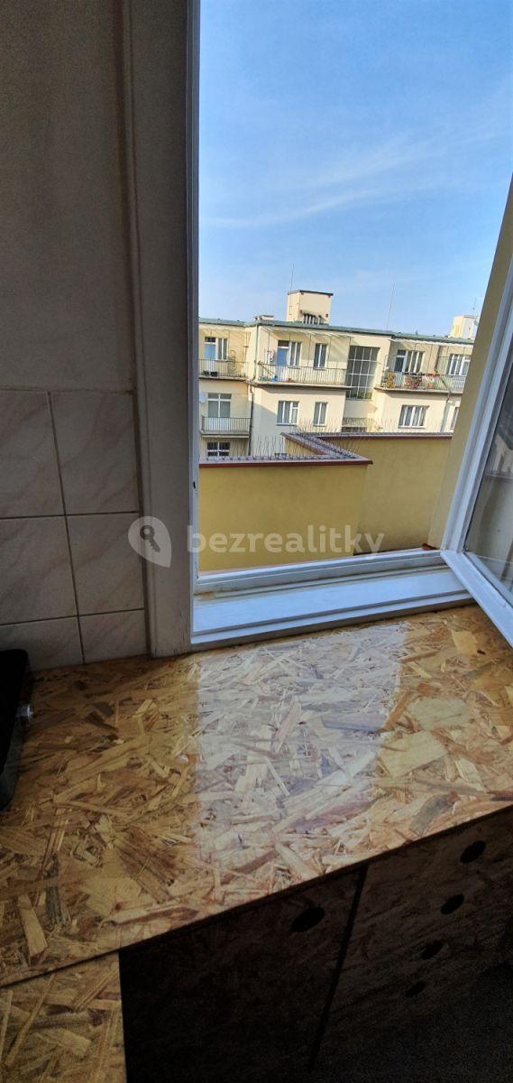 Prenájom bytu 1-izbový 25 m², U Nemocenské pojišťovny, Praha, Praha