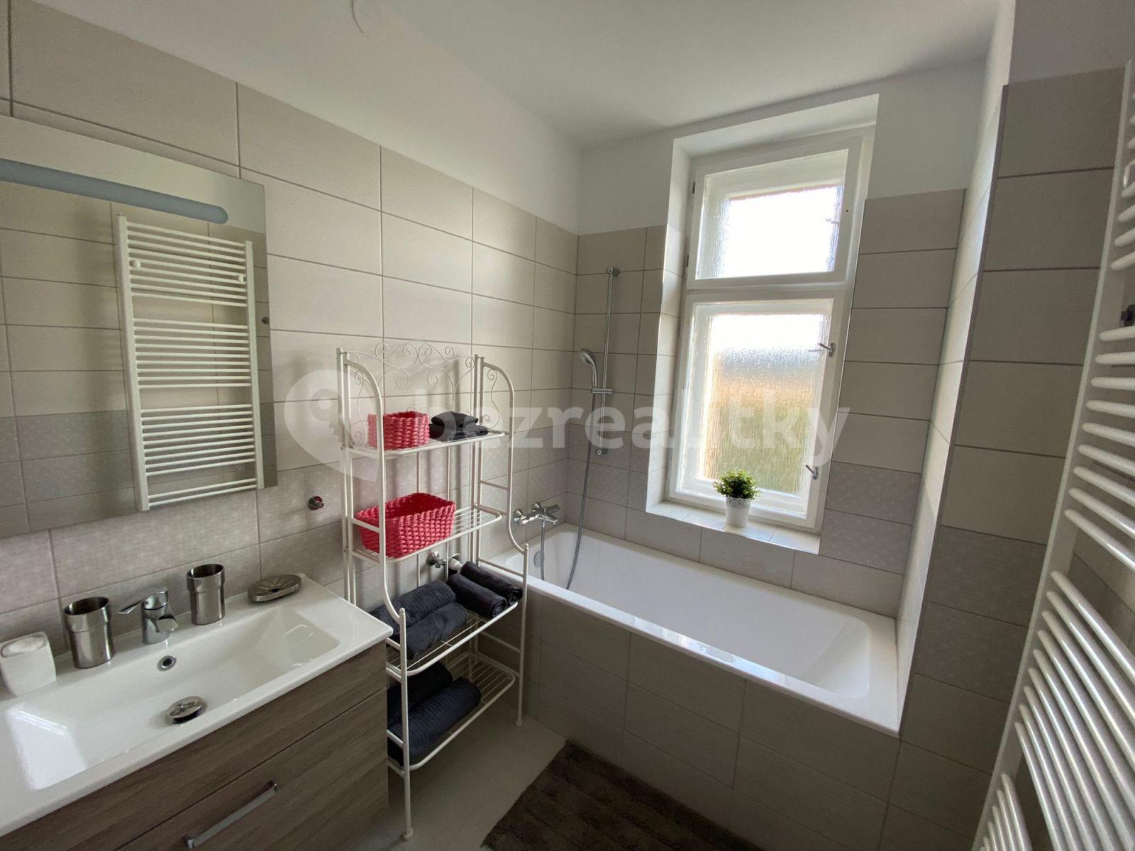 Prenájom bytu 4-izbový 102 m², Xaveriova, Praha, Praha