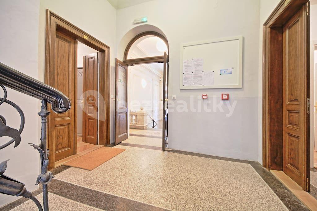 Prenájom bytu 2-izbový 61 m², Balbínova, Praha, Praha