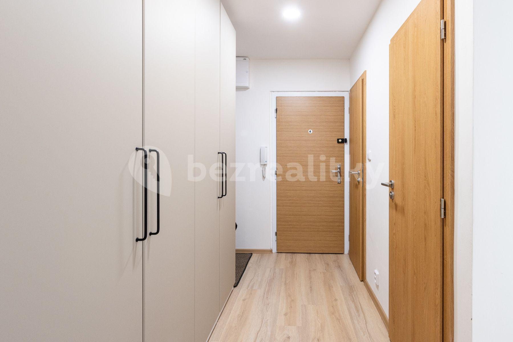 Prenájom bytu 2-izbový 45 m², Tusarova, Praha, Praha