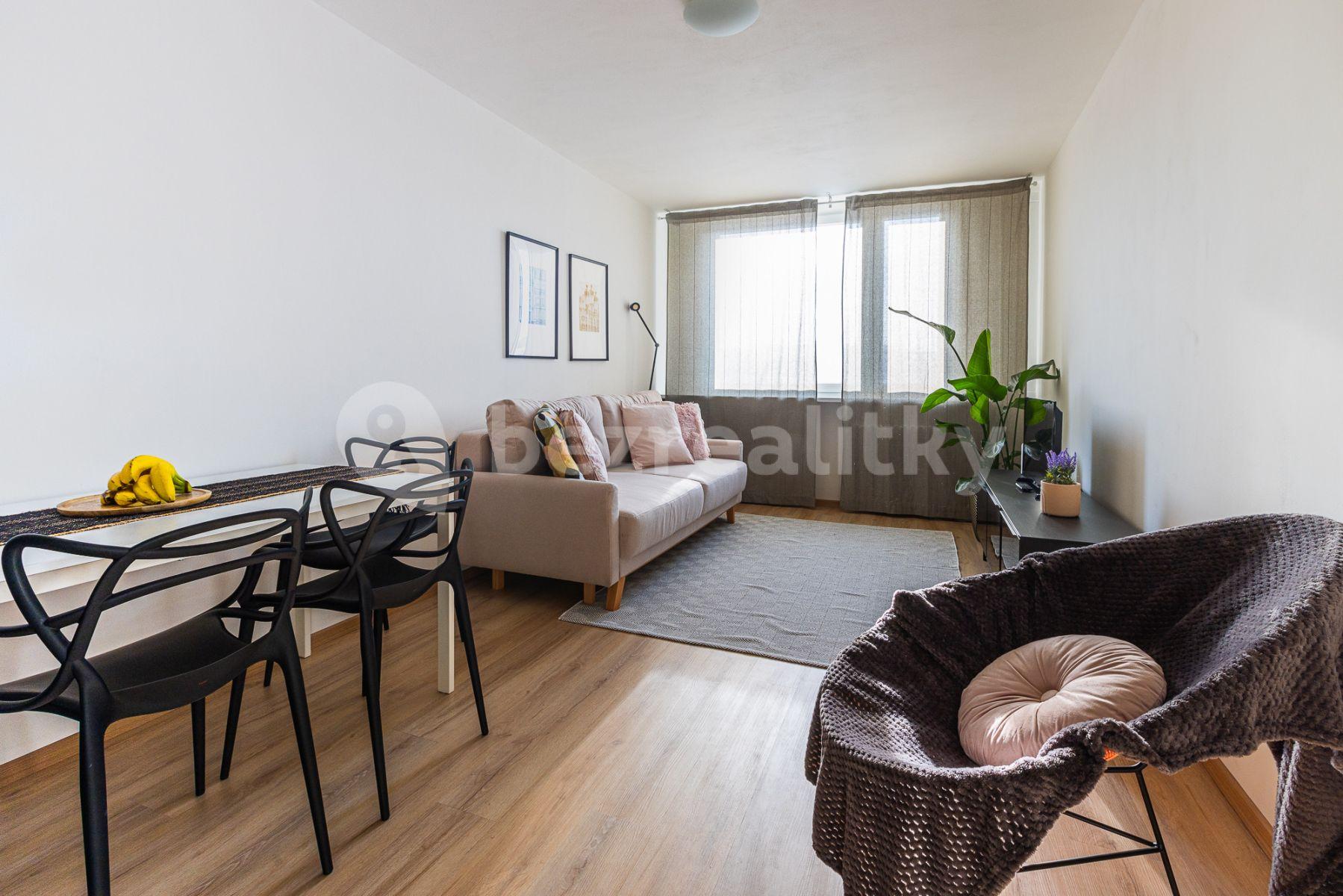 Prenájom bytu 2-izbový 45 m², Tusarova, Praha, Praha