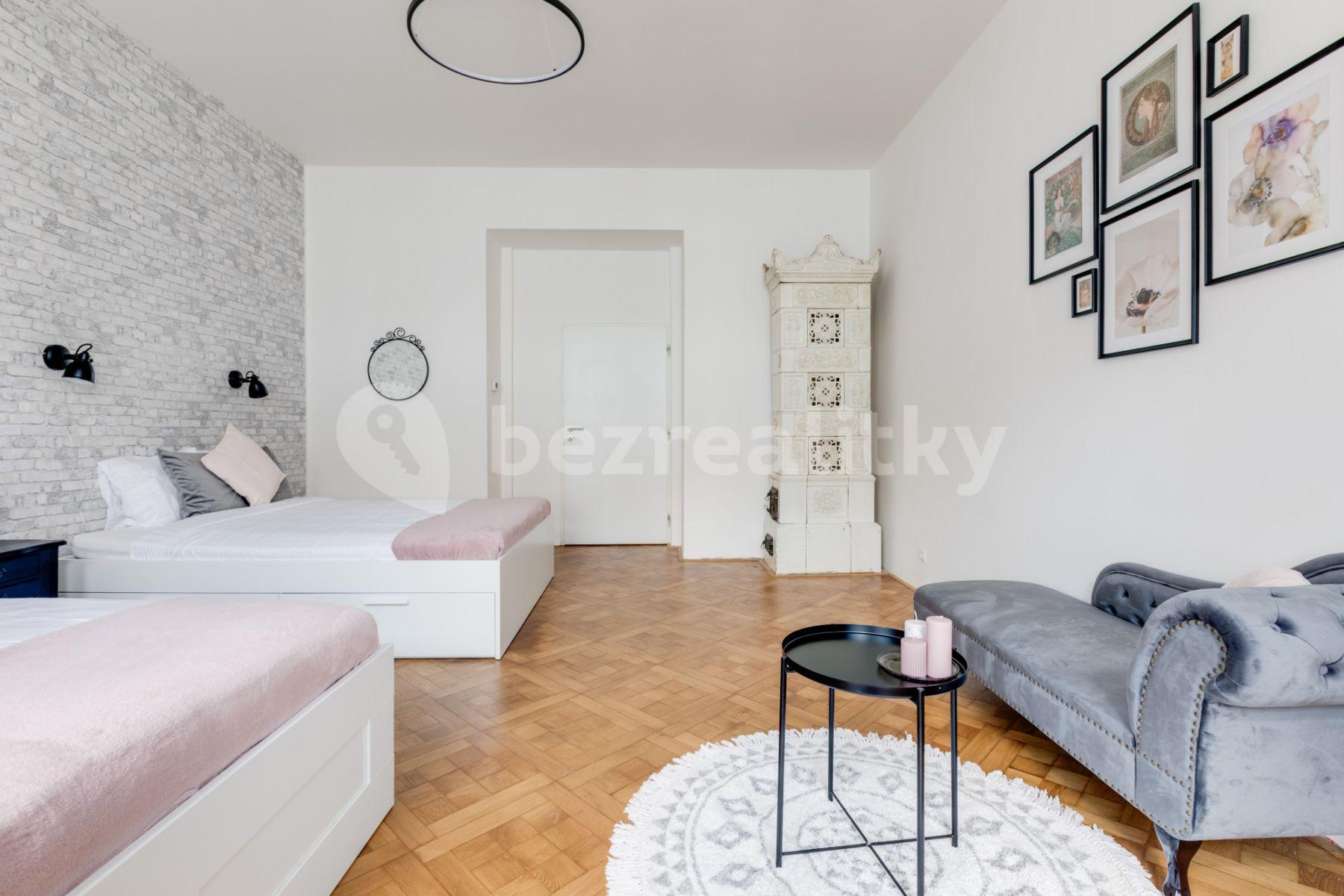 Prenájom bytu 1-izbový 55 m², Lublaňská, Praha, Praha