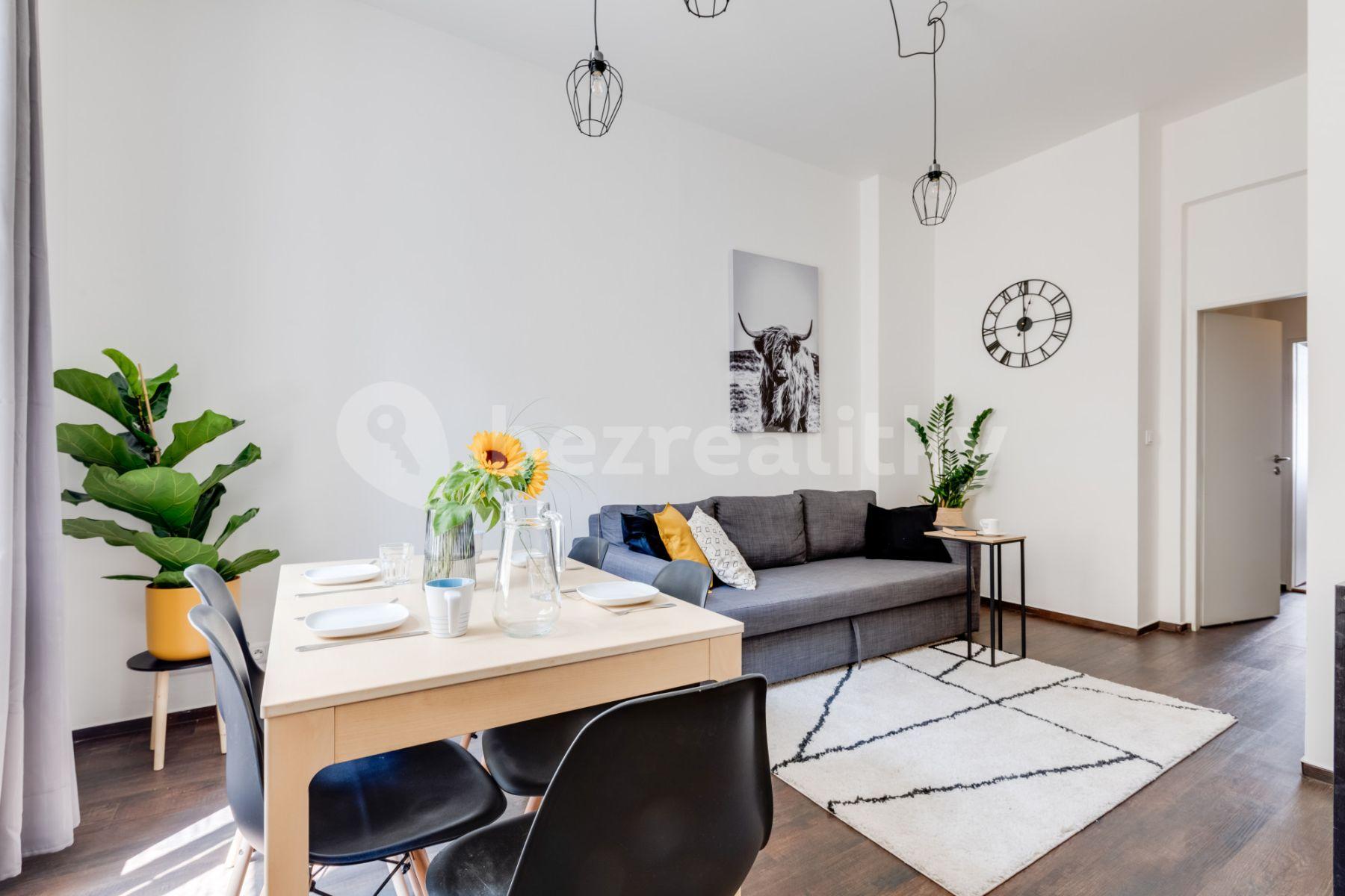 Prenájom bytu 1-izbový 55 m², Lublaňská, Praha, Praha