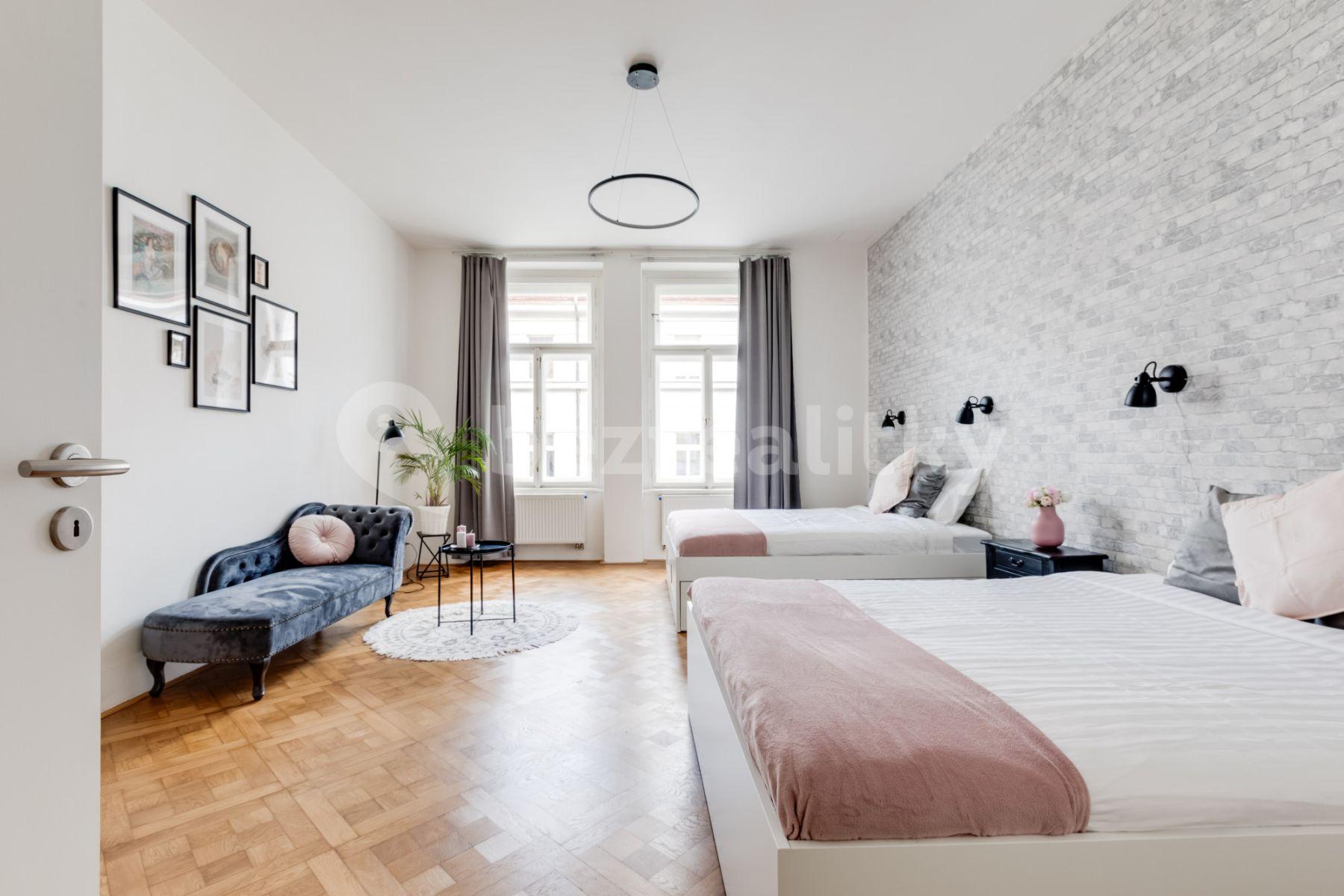 Prenájom bytu 1-izbový 55 m², Lublaňská, Praha, Praha