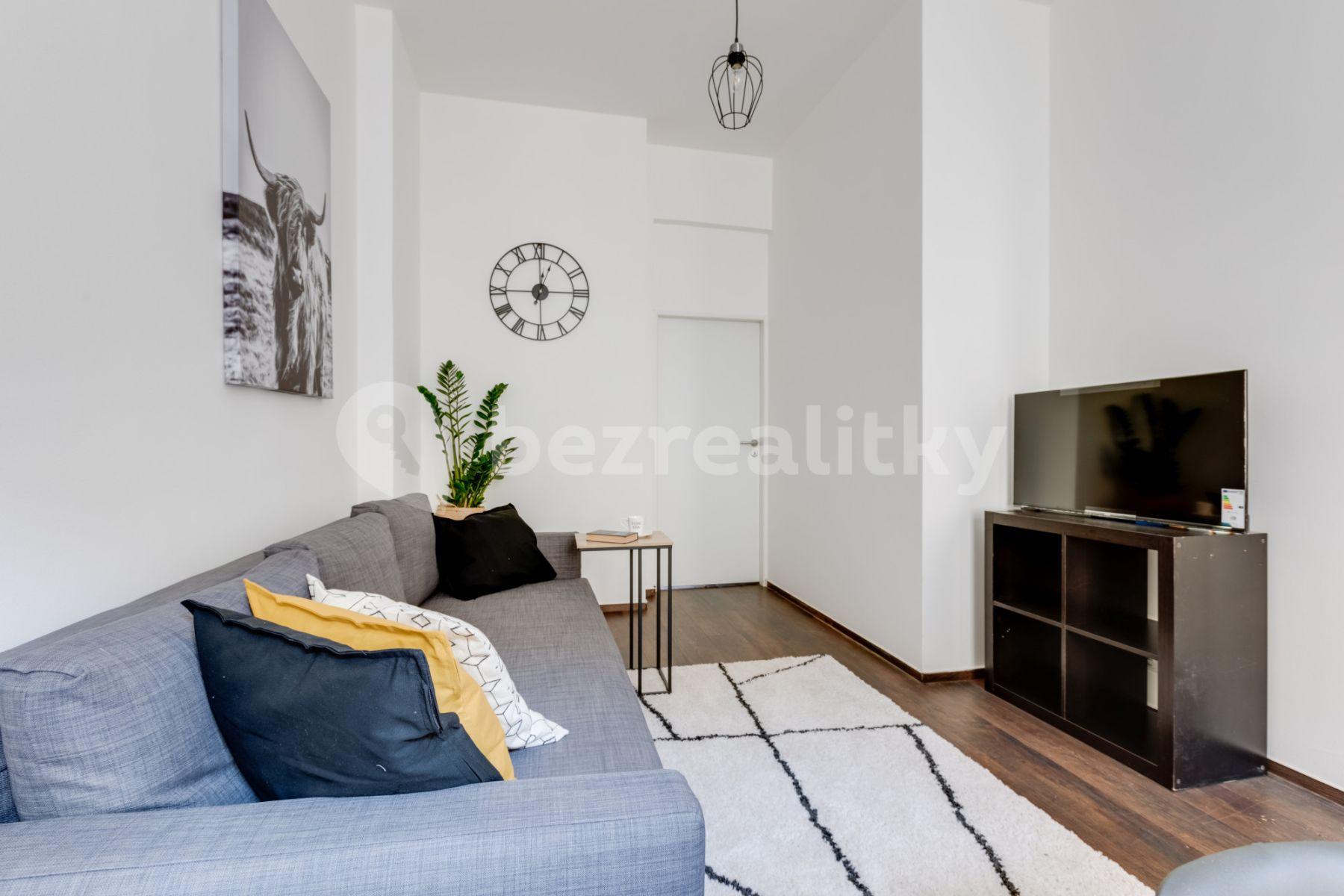 Prenájom bytu 1-izbový 55 m², Lublaňská, Praha, Praha