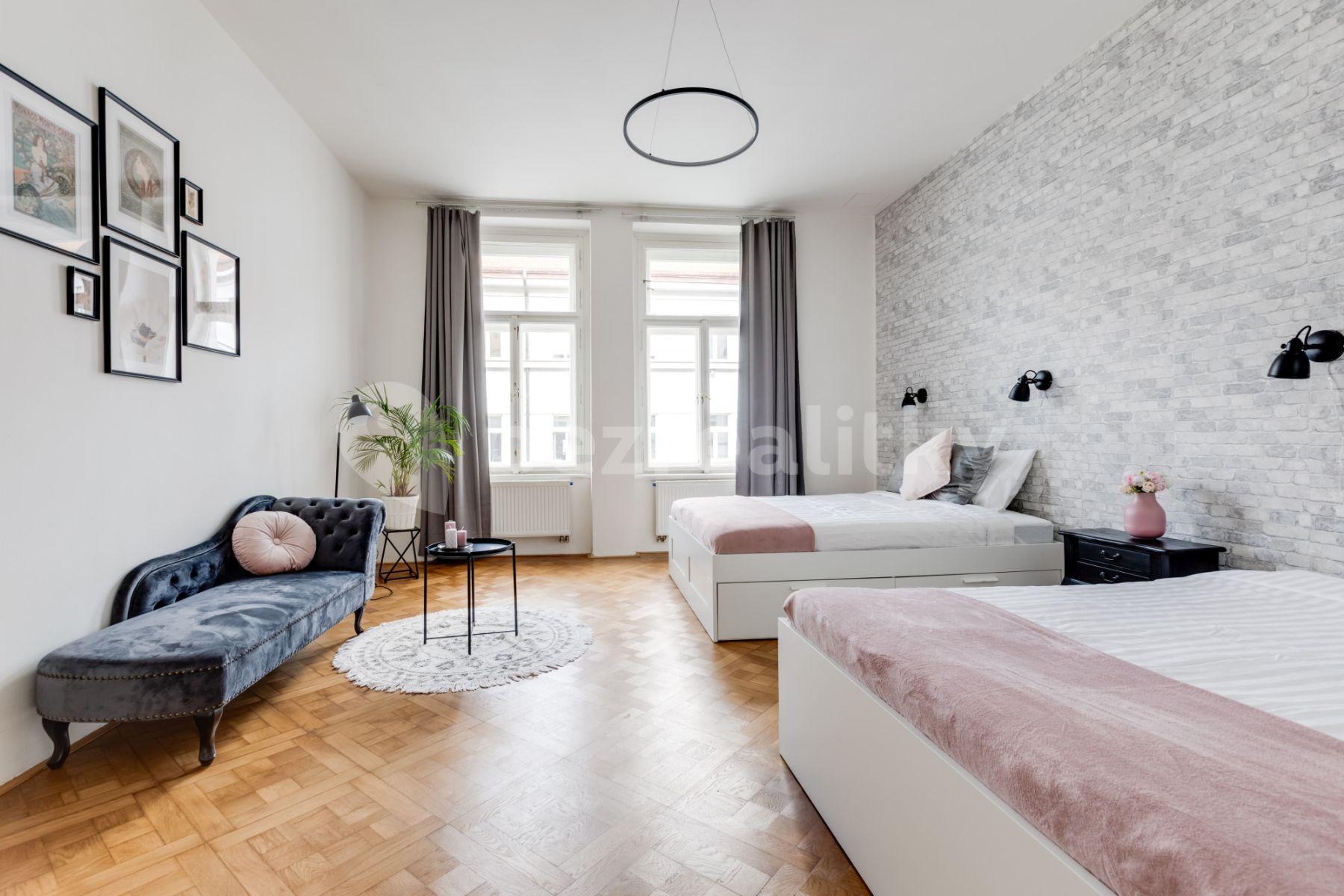 Prenájom bytu 1-izbový 55 m², Lublaňská, Praha, Praha