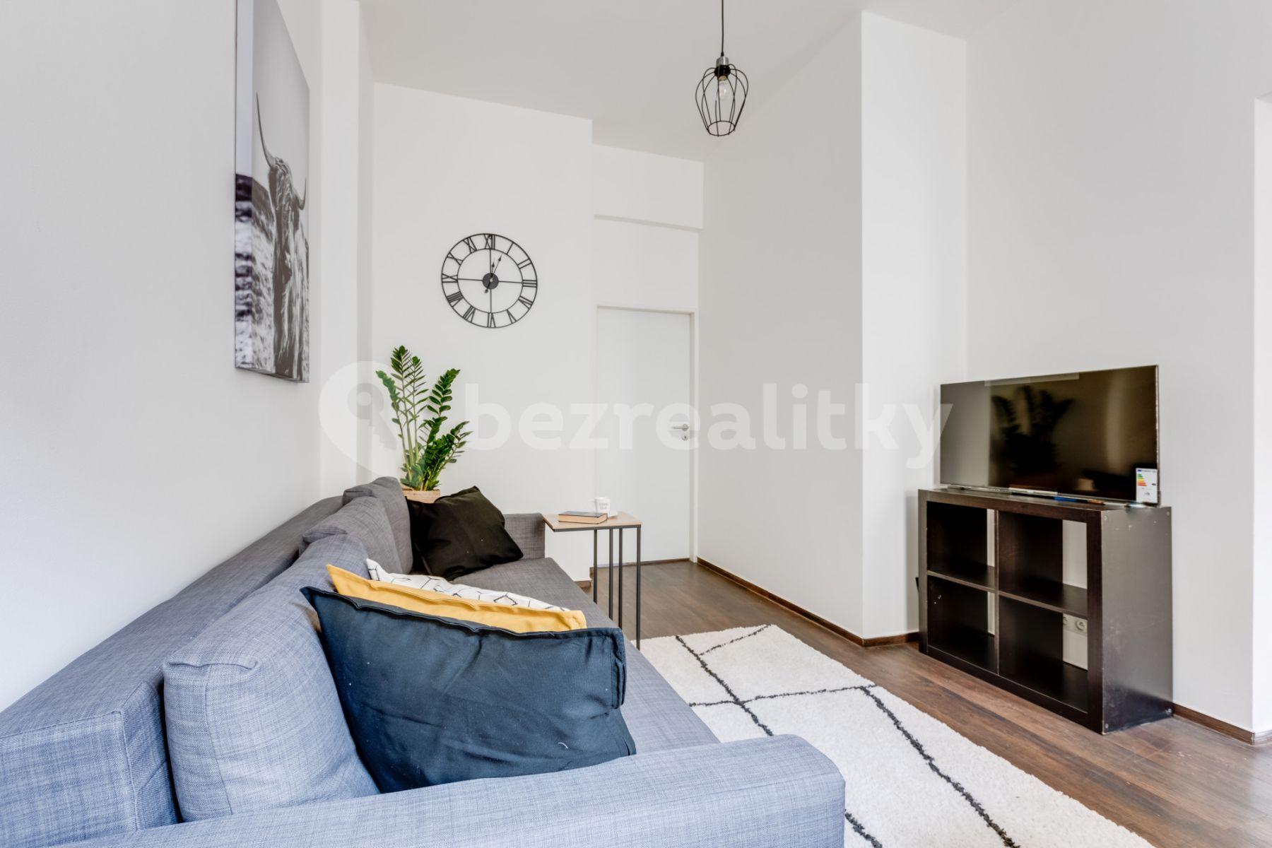 Prenájom bytu 1-izbový 55 m², Lublaňská, Praha, Praha