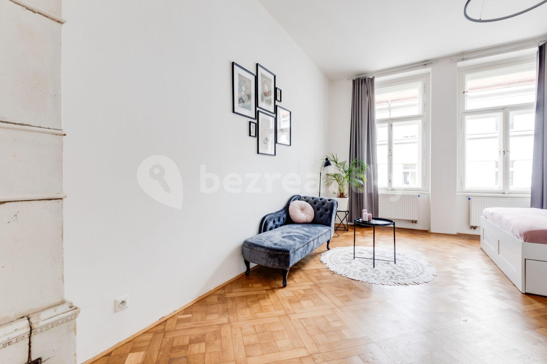 Prenájom bytu 1-izbový 55 m², Lublaňská, Praha, Praha