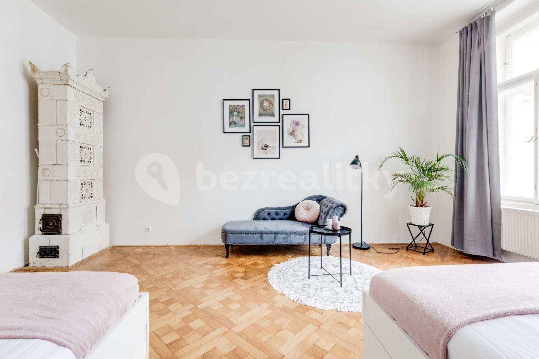 Prenájom bytu 1-izbový 55 m², Lublaňská, Praha, Praha