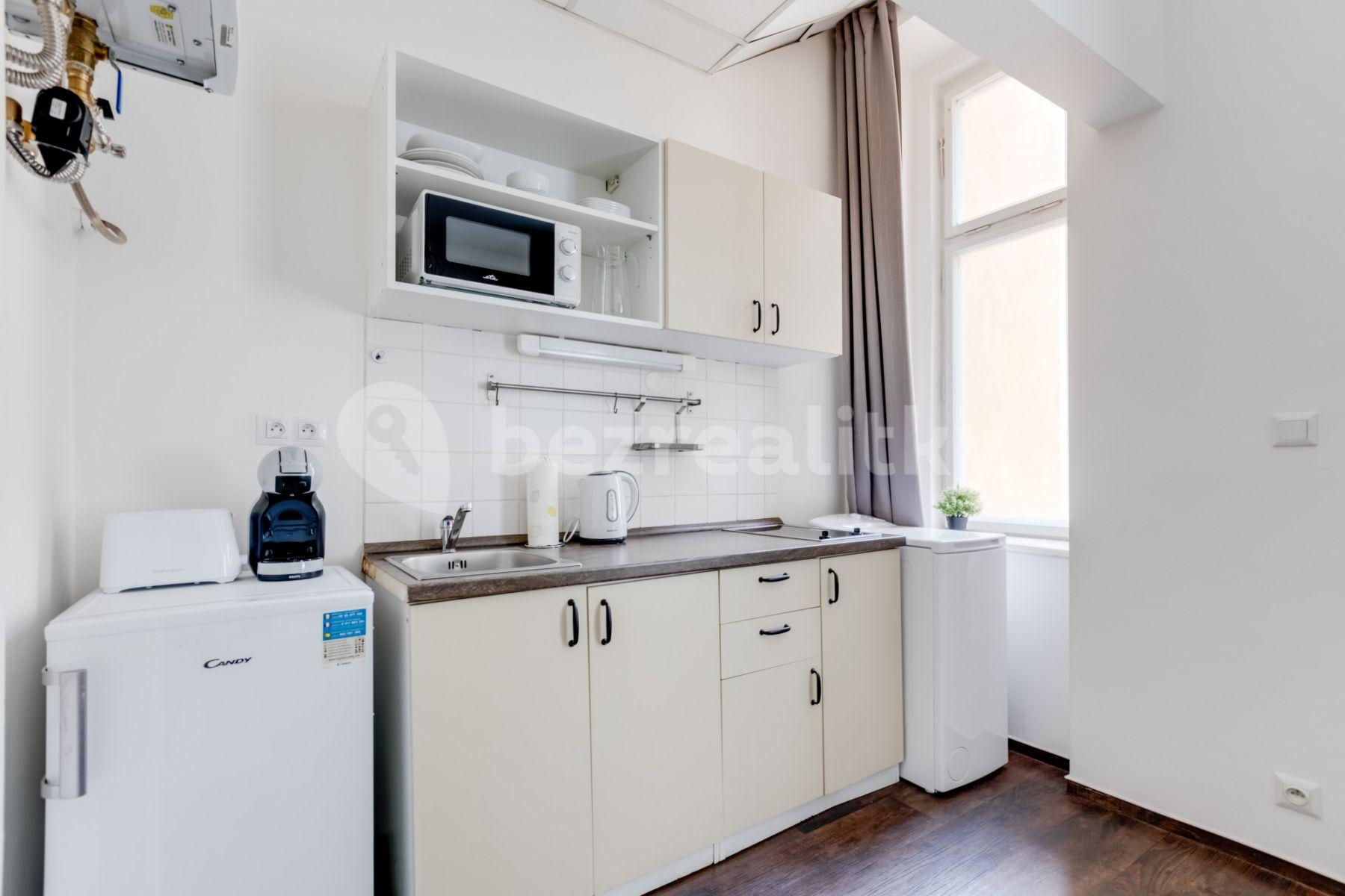 Prenájom bytu 1-izbový 55 m², Lublaňská, Praha, Praha