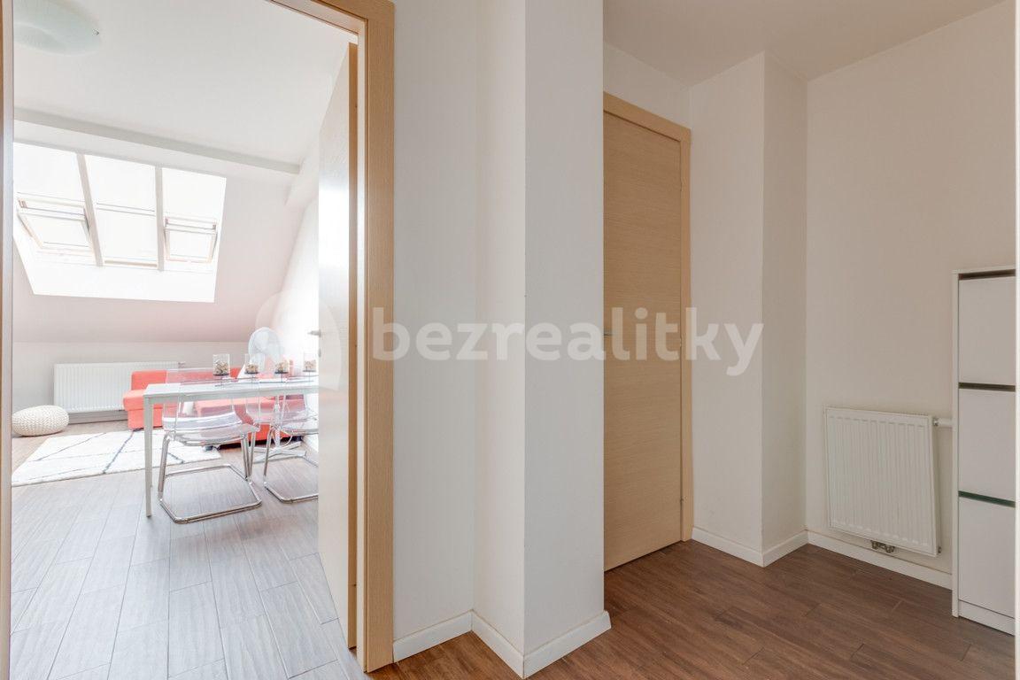 Prenájom bytu 2-izbový 55 m², Legerova, Praha, Praha