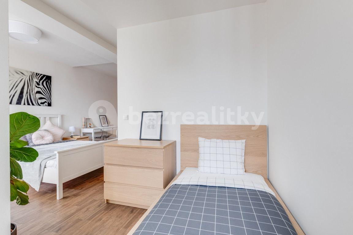 Prenájom bytu 2-izbový 55 m², Legerova, Praha, Praha