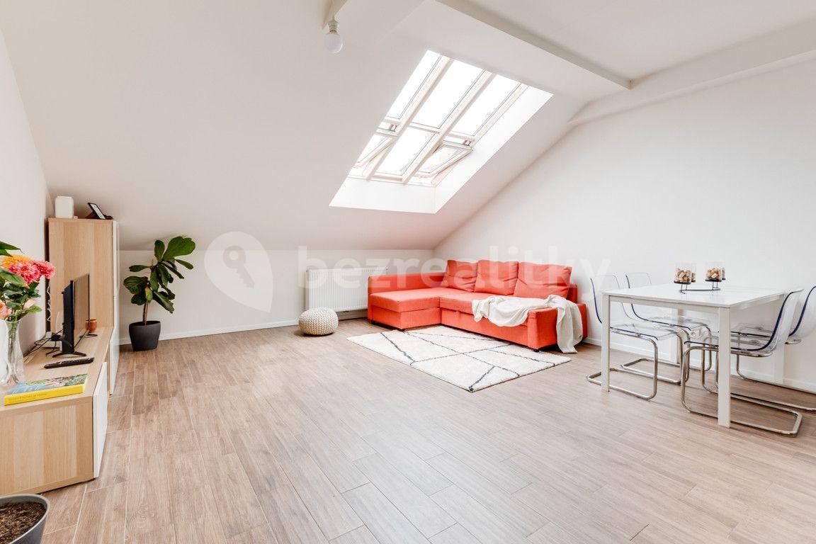 Prenájom bytu 2-izbový 55 m², Legerova, Praha, Praha