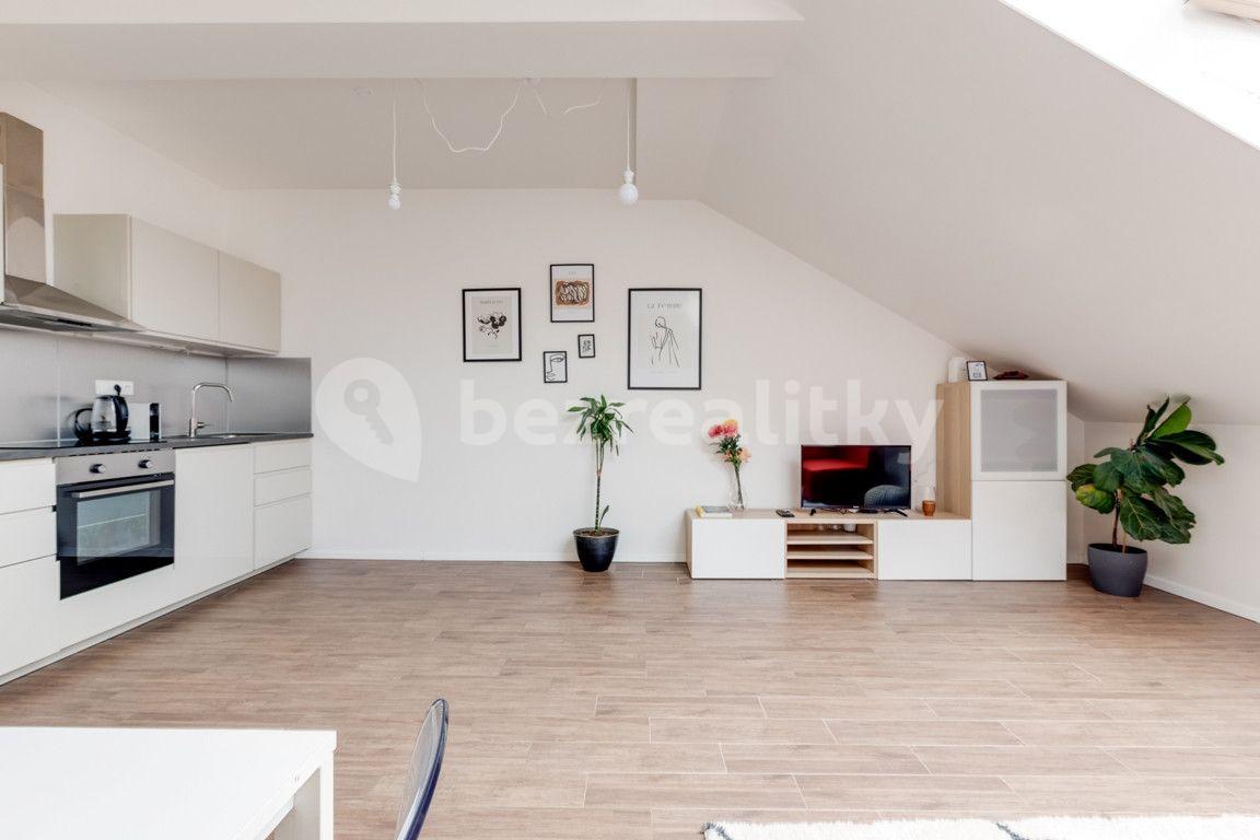 Prenájom bytu 2-izbový 55 m², Legerova, Praha, Praha