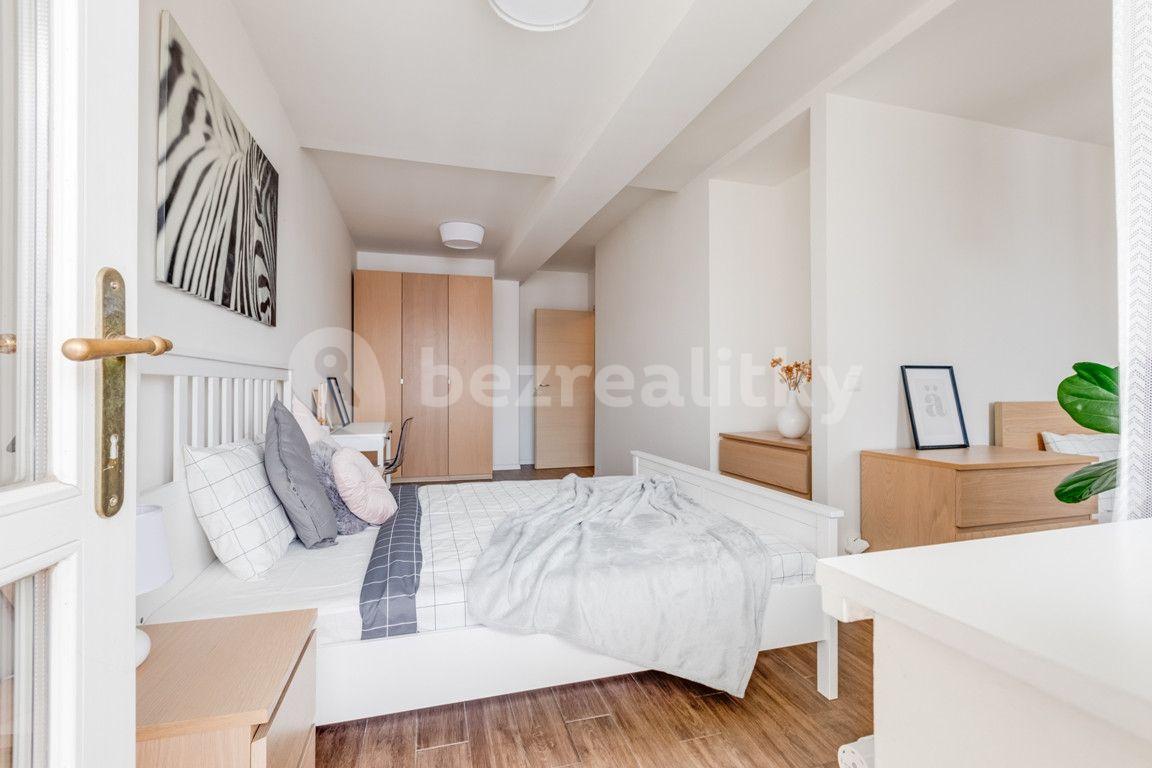 Prenájom bytu 2-izbový 55 m², Legerova, Praha, Praha