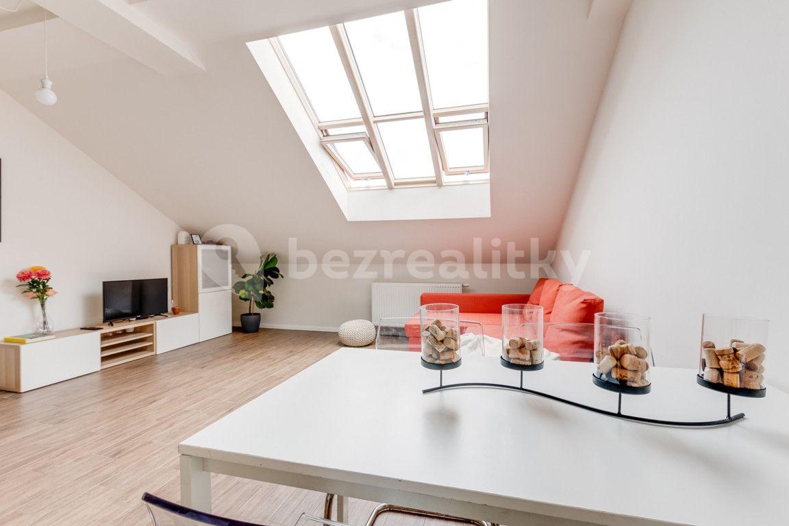 Prenájom bytu 2-izbový 55 m², Legerova, Praha, Praha