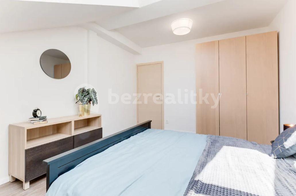 Prenájom bytu 2-izbový 85 m², Legerova, Praha, Praha