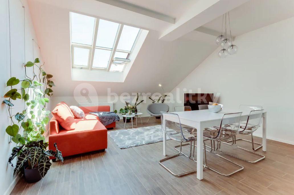 Prenájom bytu 2-izbový 85 m², Legerova, Praha, Praha