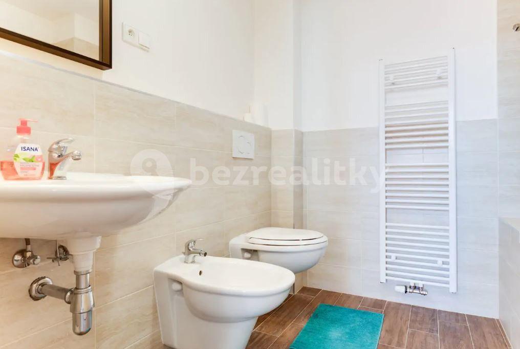 Prenájom bytu 2-izbový 85 m², Legerova, Praha, Praha