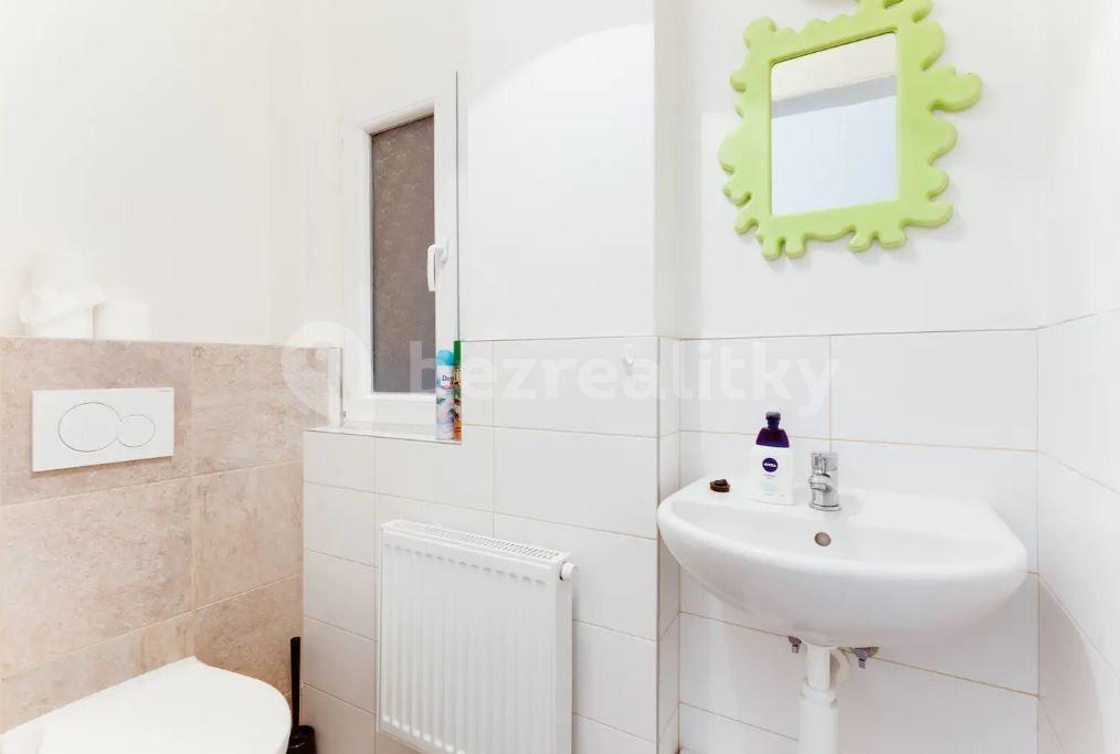 Prenájom bytu 2-izbový 85 m², Štěpánská, Praha, Praha