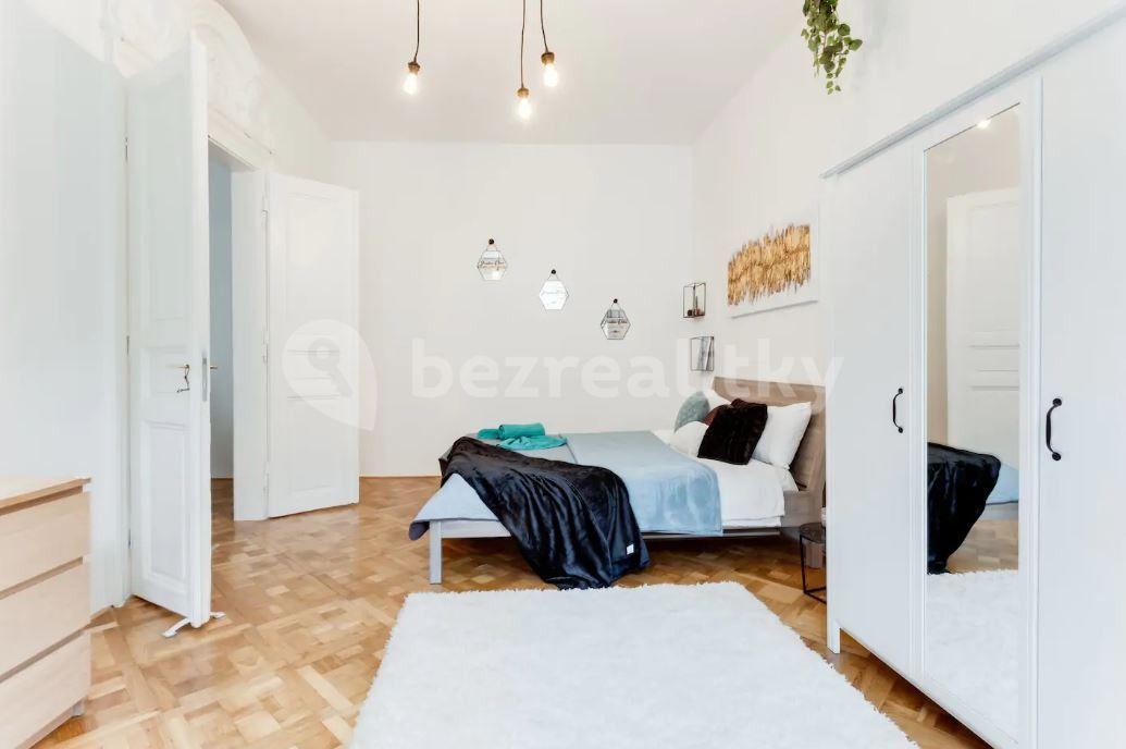 Prenájom bytu 2-izbový 85 m², Štěpánská, Praha, Praha