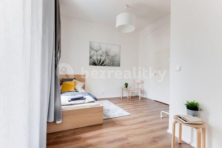 Prenájom bytu 2-izbový 85 m², Štěpánská, Praha, Praha