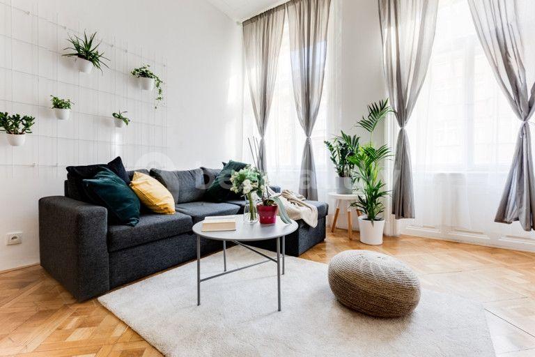 Prenájom bytu 2-izbový 85 m², Štěpánská, Praha, Praha