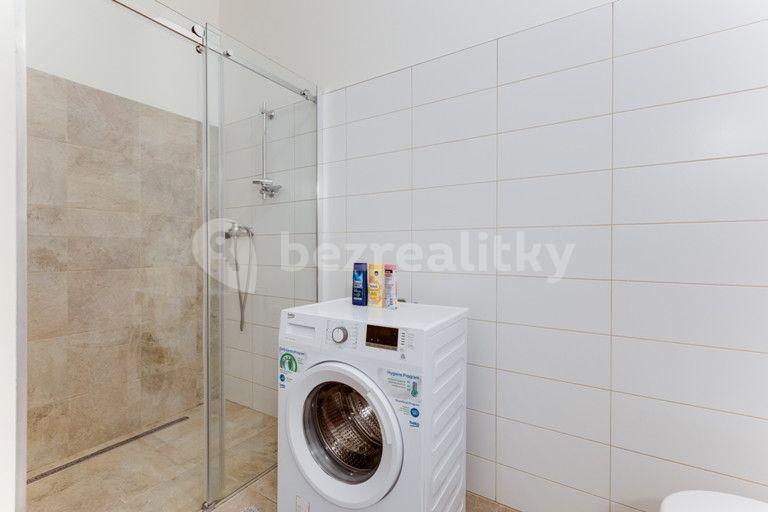 Prenájom bytu 2-izbový 85 m², Štěpánská, Praha, Praha