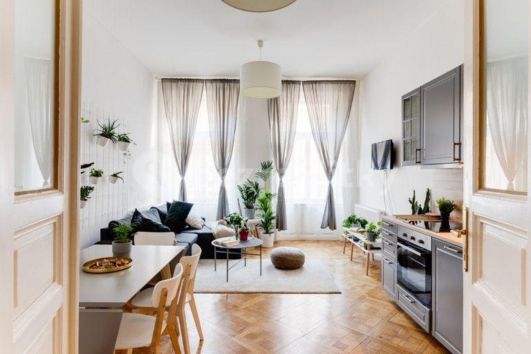 Prenájom bytu 2-izbový 85 m², Štěpánská, Praha, Praha