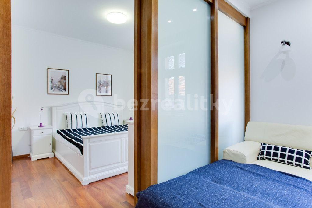 Prenájom bytu 2-izbový 70 m², Neklanova, Praha, Praha