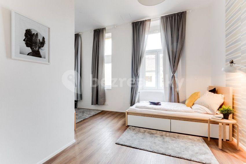 Prenájom bytu 3-izbový 95 m², Štěpánská, Praha, Praha