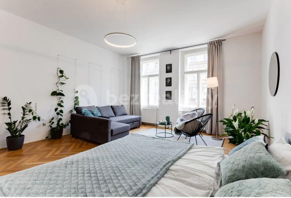 Prenájom bytu 1-izbový 60 m², Legerova, Praha, Praha