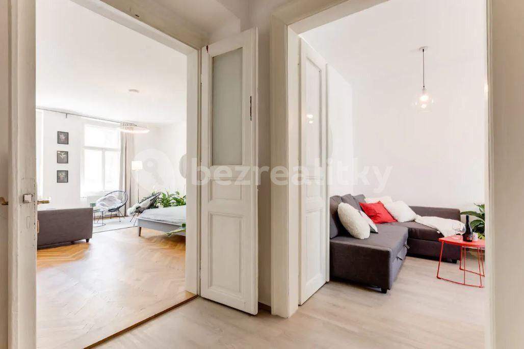 Prenájom bytu 1-izbový 60 m², Legerova, Praha, Praha