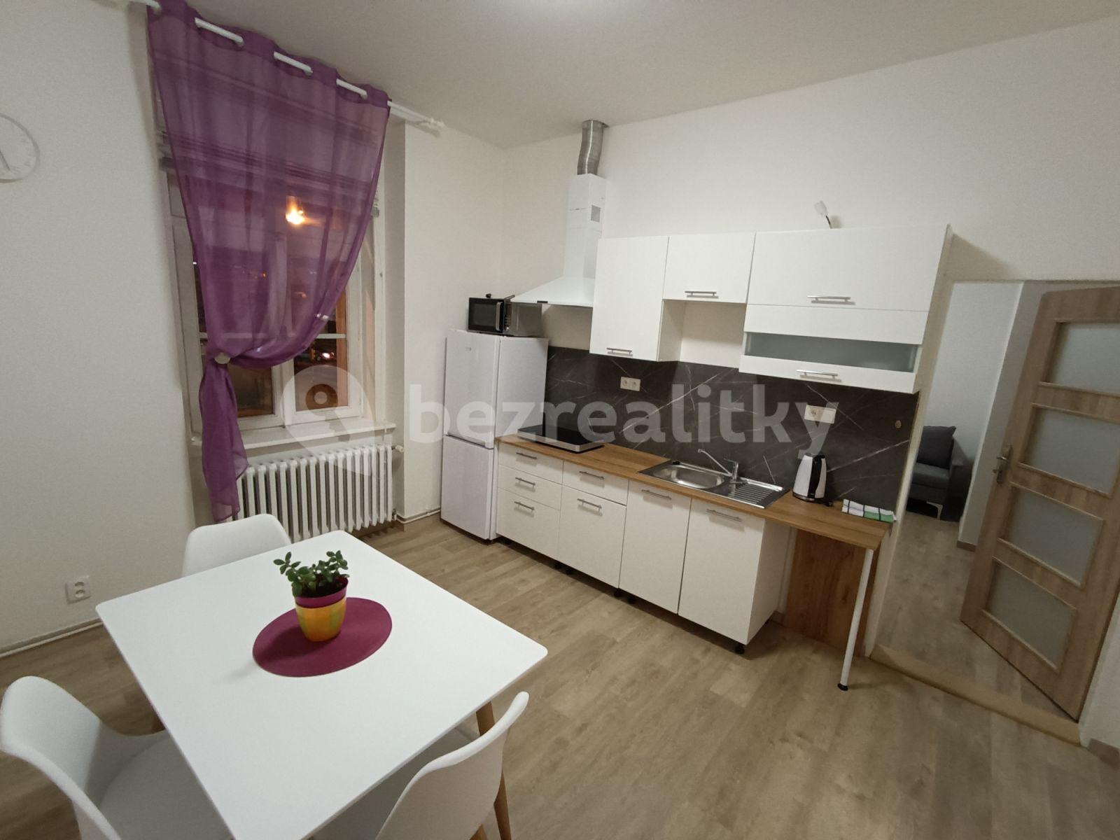 Prenájom bytu 1-izbový 41 m², Sokolovská, Praha, Praha