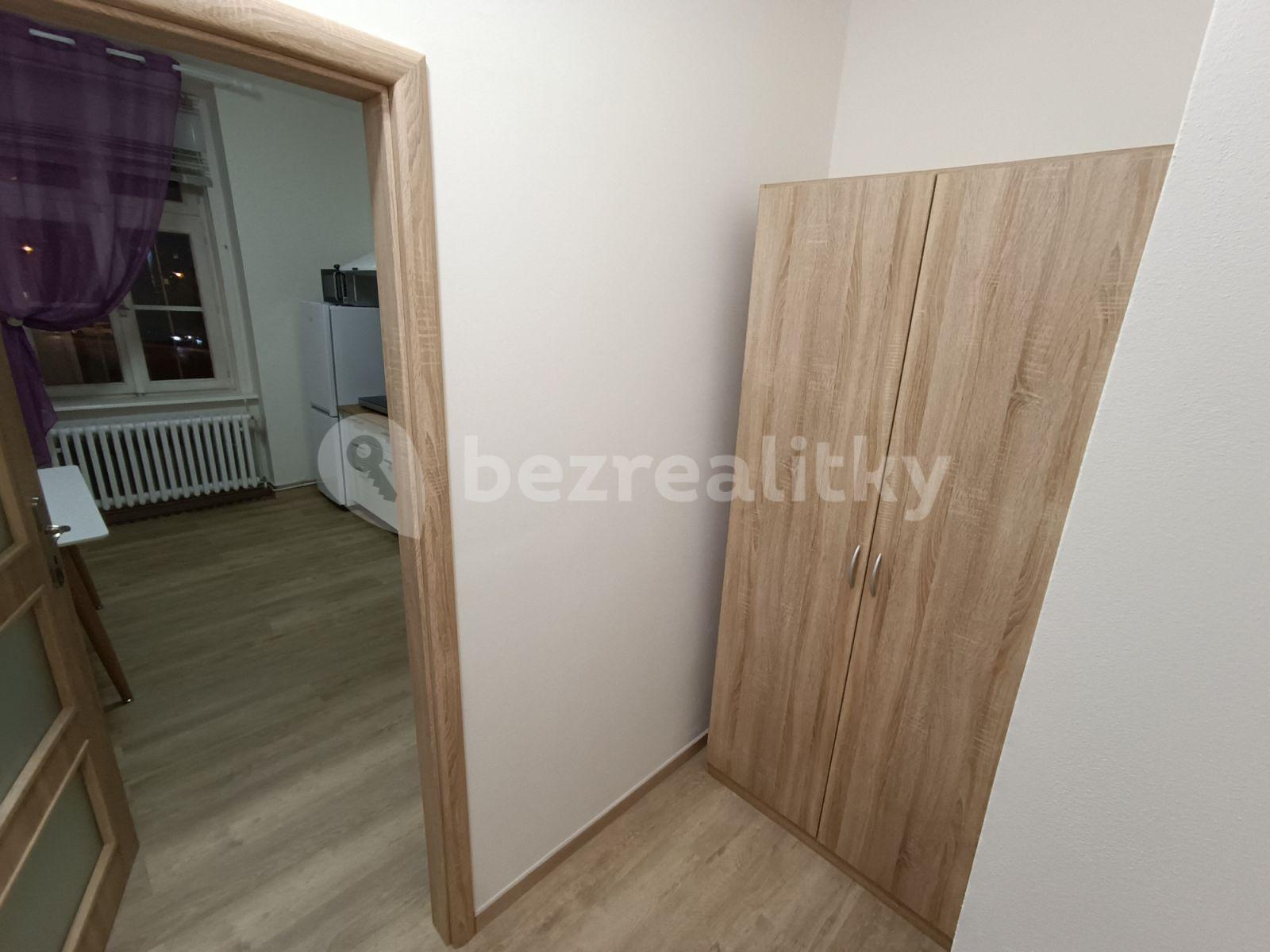 Prenájom bytu 1-izbový 41 m², Sokolovská, Praha, Praha