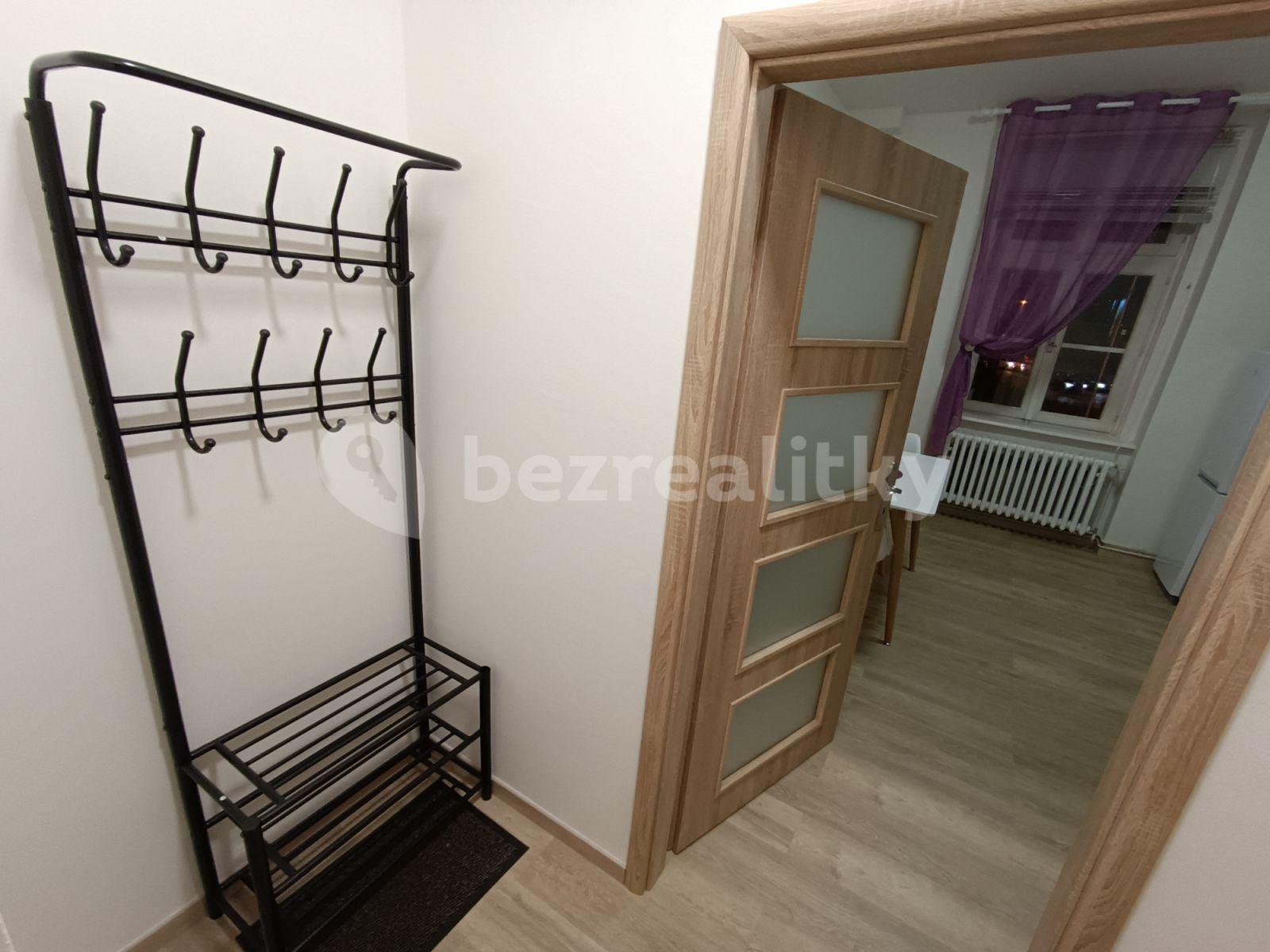 Prenájom bytu 1-izbový 41 m², Sokolovská, Praha, Praha