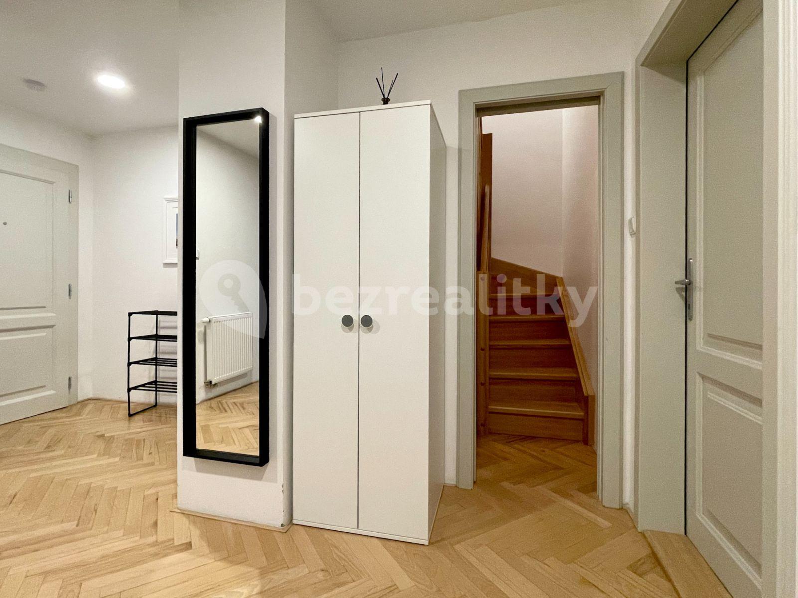 Prenájom bytu 4-izbový 93 m², Blanická, Praha, Praha