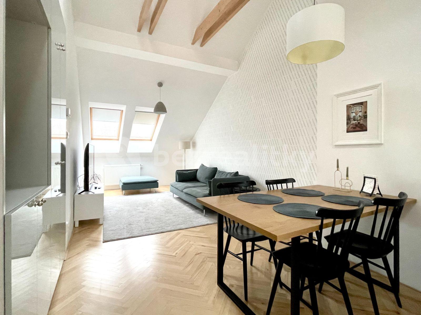 Prenájom bytu 4-izbový 93 m², Blanická, Praha, Praha