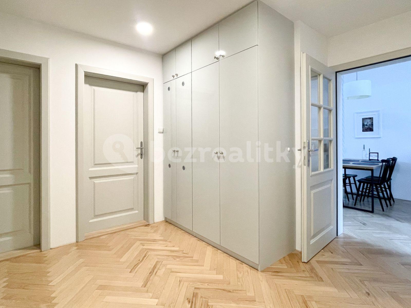 Prenájom bytu 4-izbový 93 m², Blanická, Praha, Praha