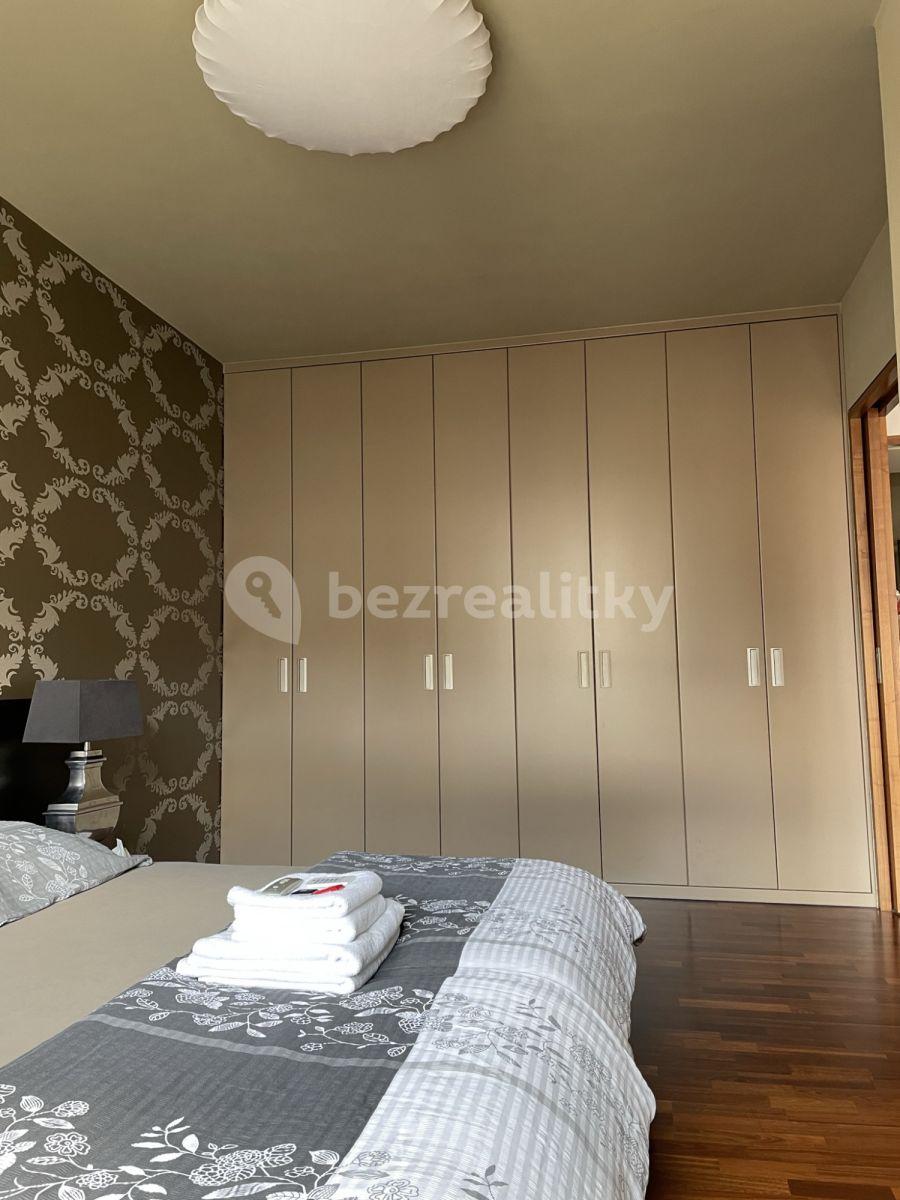 Prenájom bytu 2-izbový 95 m², Pod Slovany, Praha, Praha