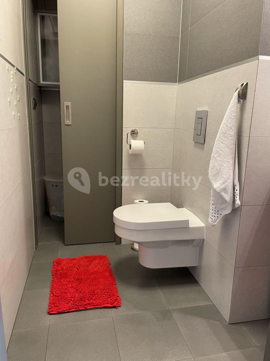 Prenájom bytu 2-izbový 95 m², Pod Slovany, Praha, Praha