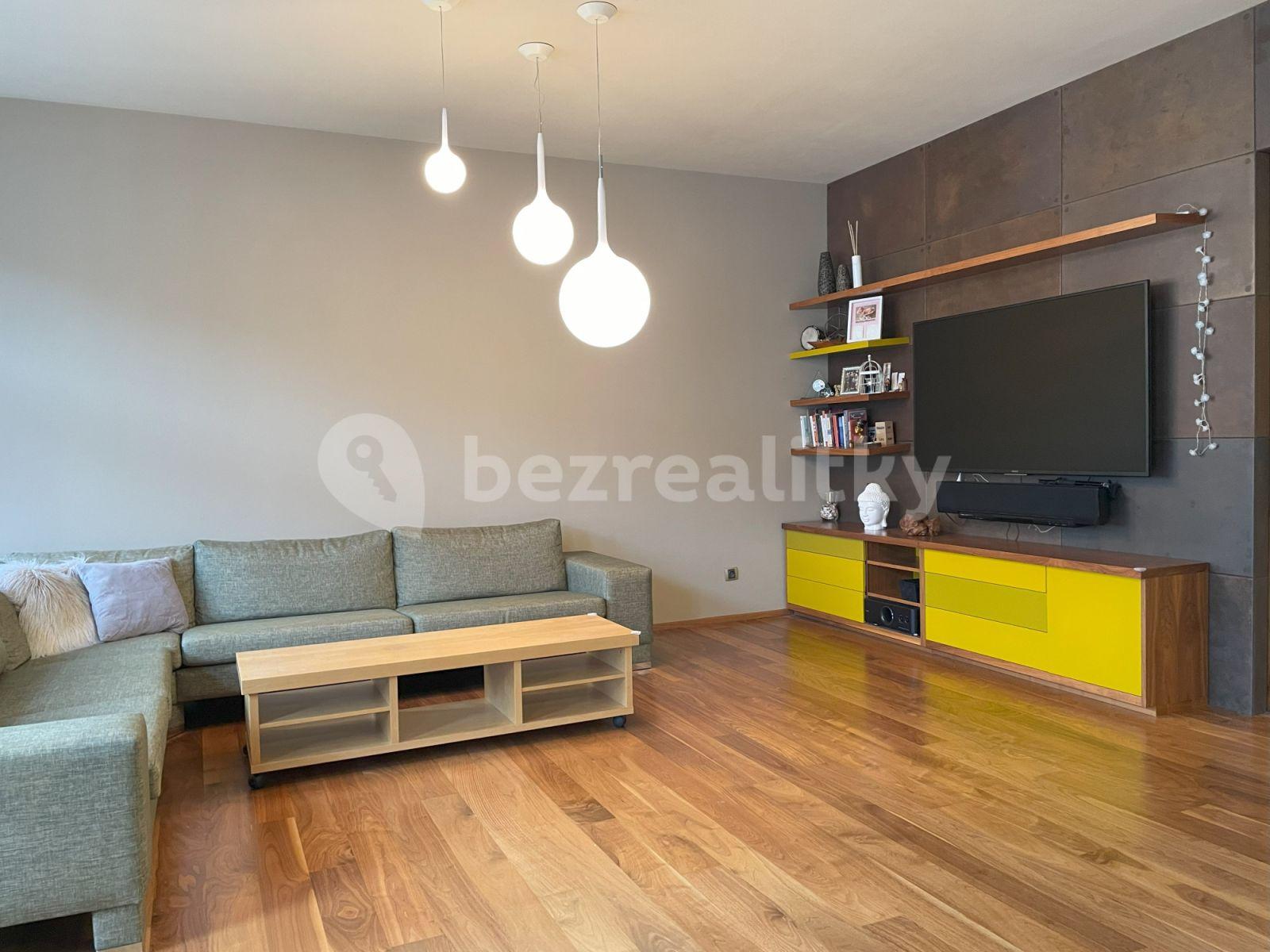 Prenájom bytu 2-izbový 95 m², Pod Slovany, Praha, Praha