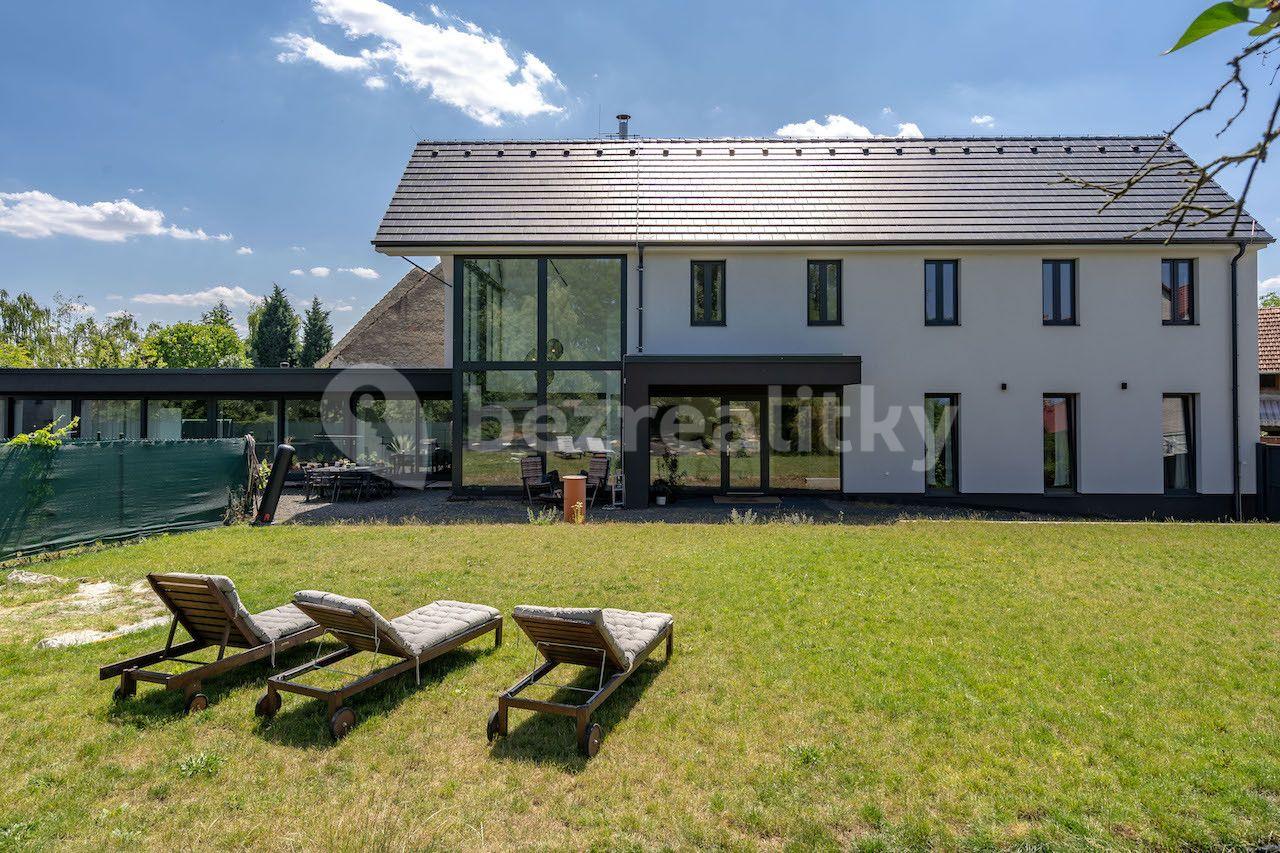 Prenájom bytu 6-izbový 240 m², Černěves, Černěves, Ústecký kraj