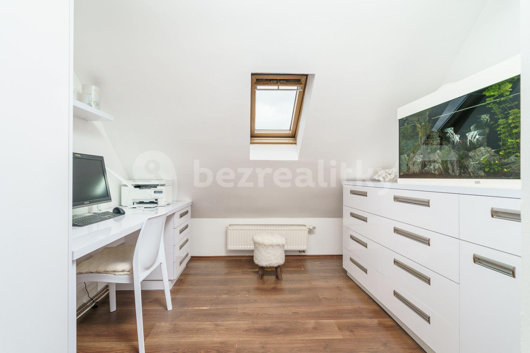 Predaj bytu 3-izbový 52 m², Borová, Karlovy Vary, Karlovarský kraj