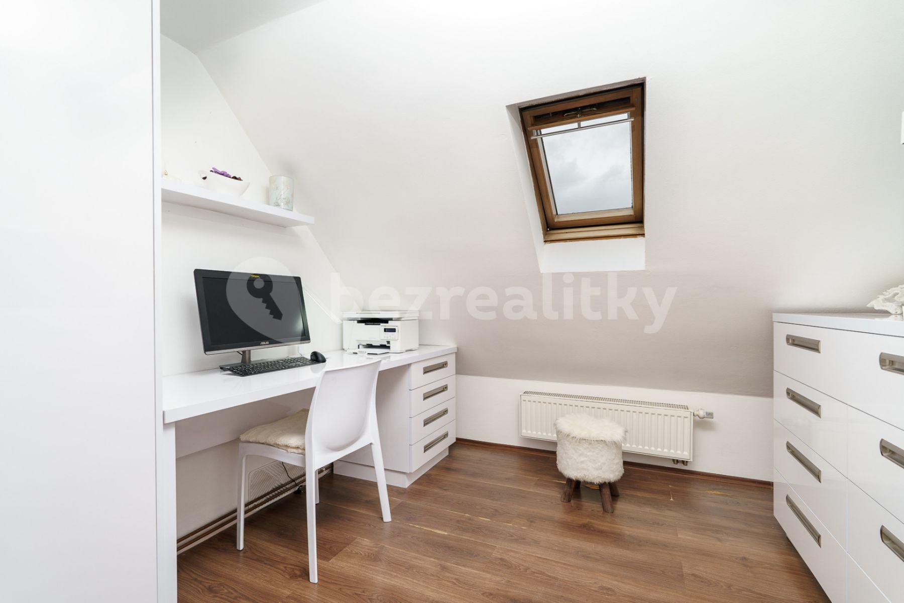 Predaj bytu 3-izbový 52 m², Borová, Karlovy Vary, Karlovarský kraj