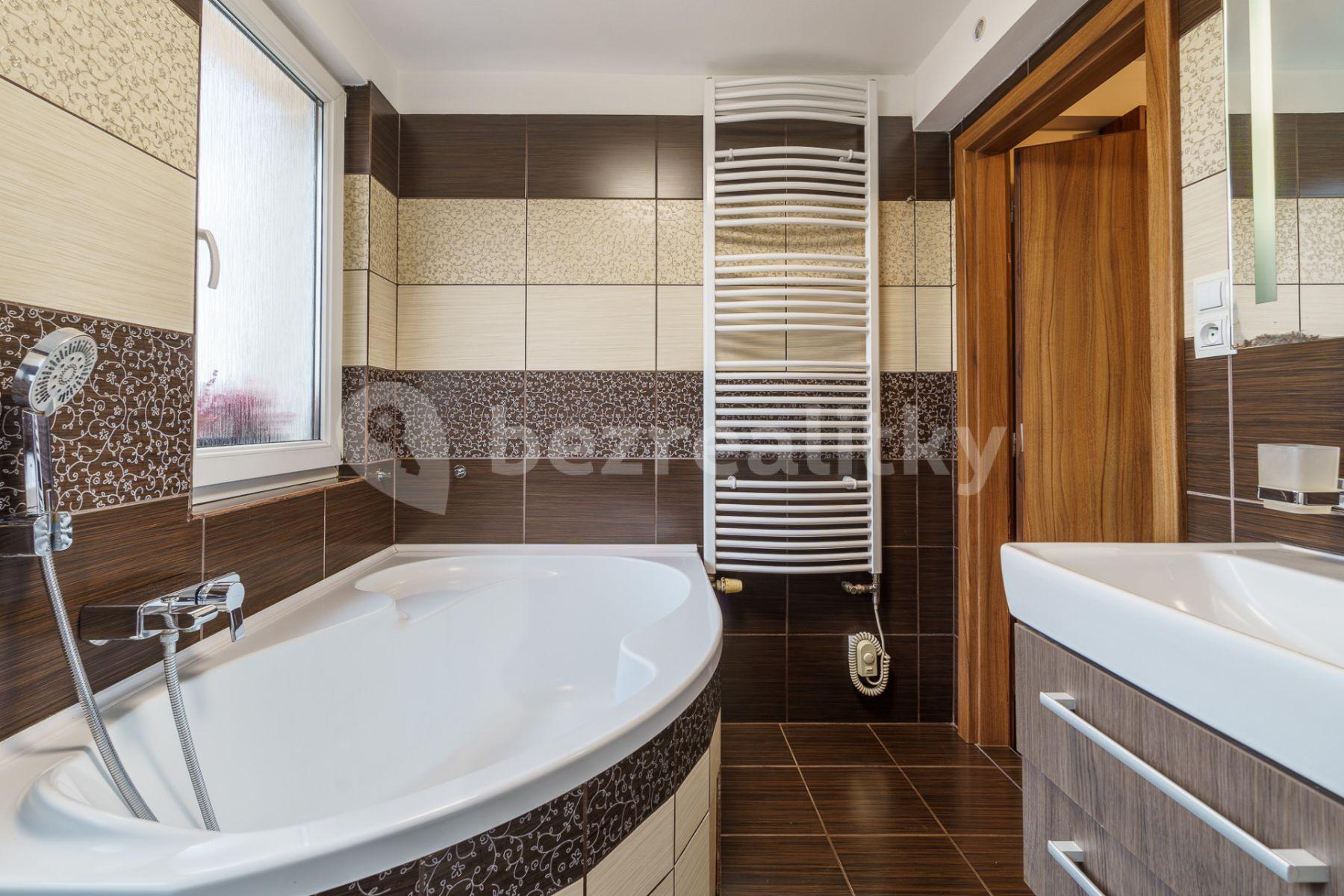 Predaj bytu 3-izbový 52 m², Borová, Karlovy Vary, Karlovarský kraj